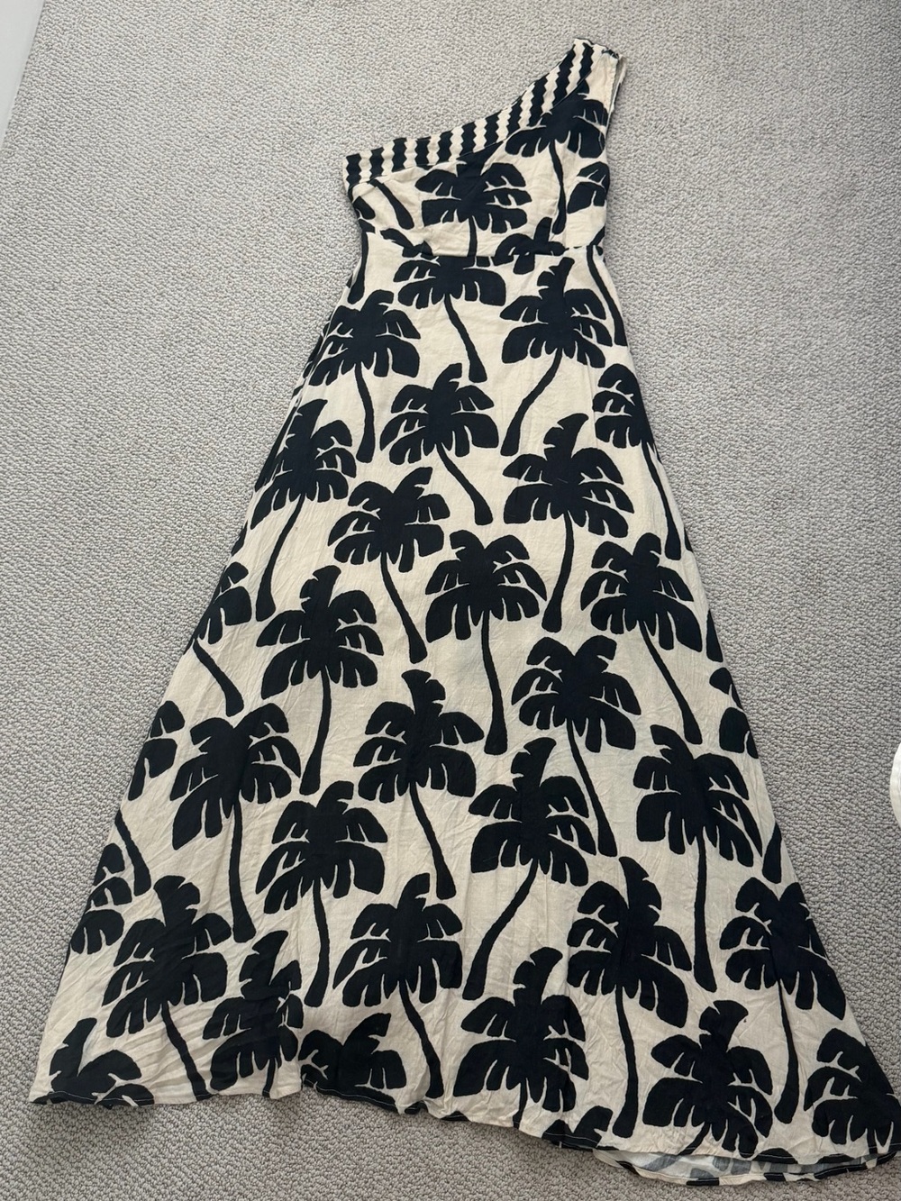 FARM Rio Black and Cream One-Shoulder Palm-Print Maxi Dress